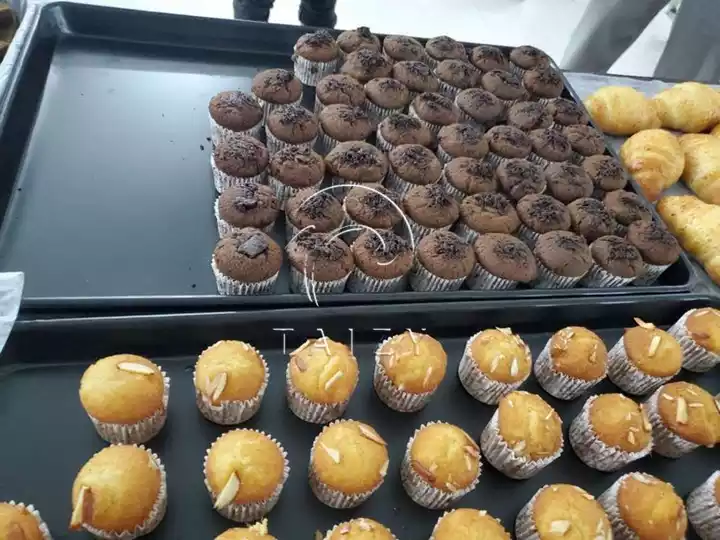 Commercial Cake Batter Depositor | Sponge Cake Filling Machine 5 Filled Cakes