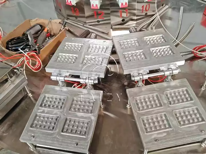 Commercial Four-Outlet Waffle Machine Shipped To Tajikistan 6 Waffle Baking Machine Mold